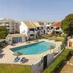 C06 - Water Tower Townhouse With Pool * Lagos