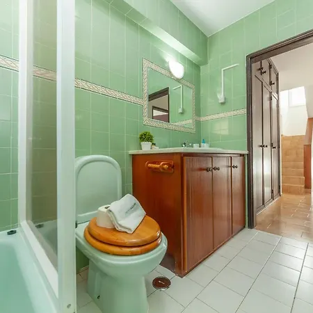 C06 - Water Tower Townhouse With Pool *
