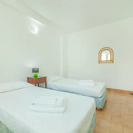Vakantiehuis C06 - Water Tower Townhouse With Pool