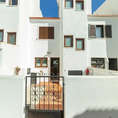 C06 - Water Tower Townhouse With Pool *