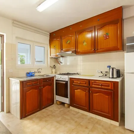 C06 - Water Tower Townhouse