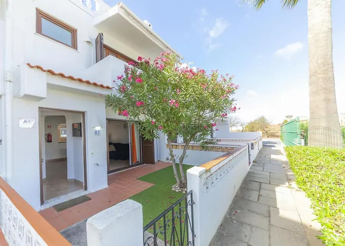 C06 - Water Tower Townhouse With Pool