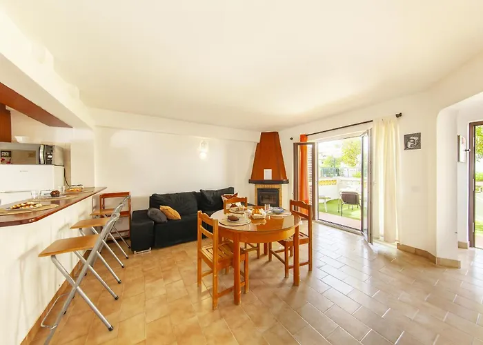 C06 - Water Tower Townhouse With Pool *