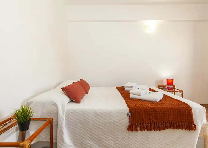 C06 - Water Tower Townhouse With Pool *