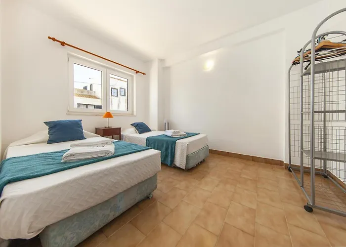 C06 - Water Tower Townhouse With Pool ラゴス