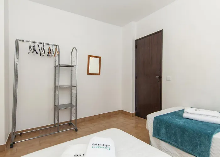 C06 - Water Tower Townhouse With Pool 別荘