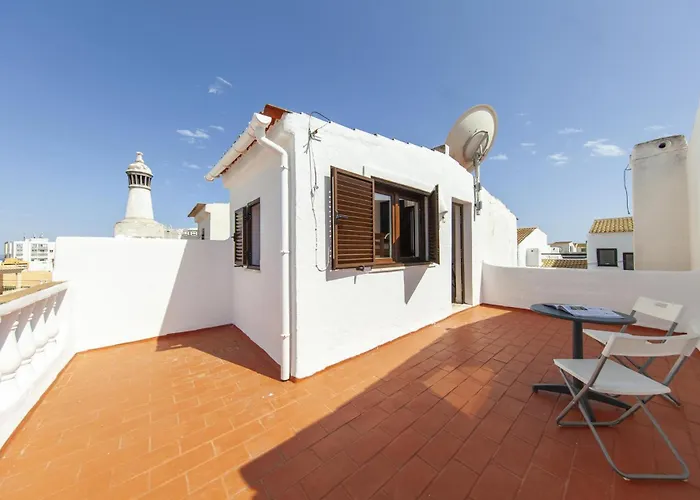 C06 - Water Tower Townhouse With Pool ラゴス