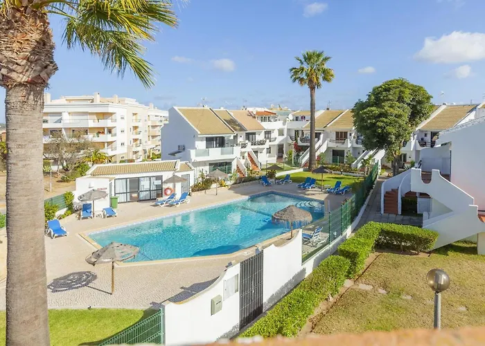 C06 - Water Tower Townhouse With Pool *