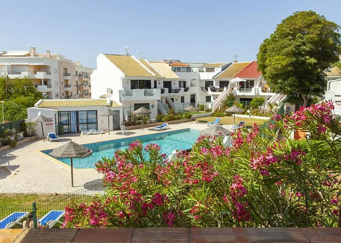 C06 - Water Tower Townhouse With Pool 別荘