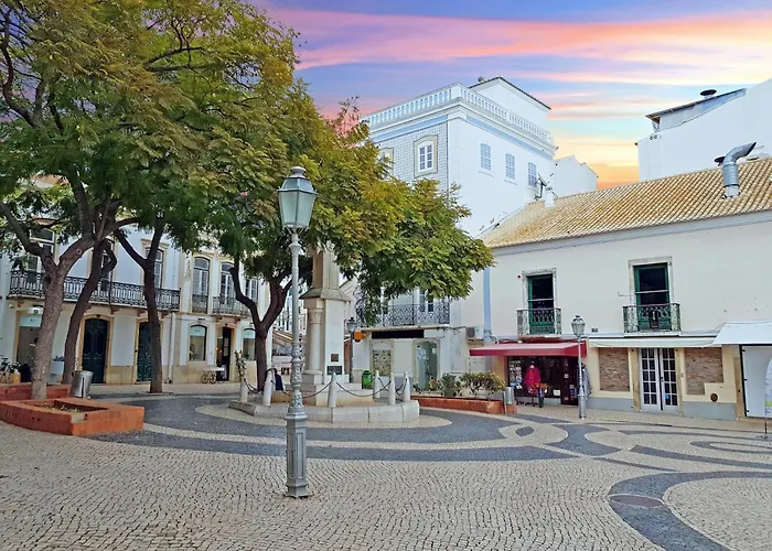 C06 - Water Tower Townhouse With Pool 別荘