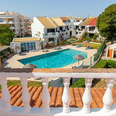 C06 - Water Tower Townhouse With Pool *