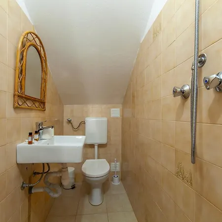 C06 - Water Tower Townhouse With Pool Lagos