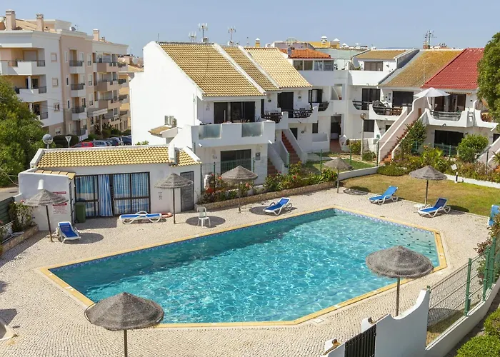 C06 - Water Tower Townhouse With Pool * Lagos