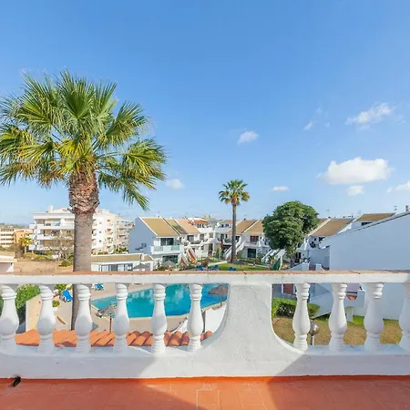 C06 - Water Tower Townhouse With Pool Holiday home